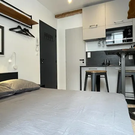 شقة Petite Amenagee Avec Cuisine St Louis 3