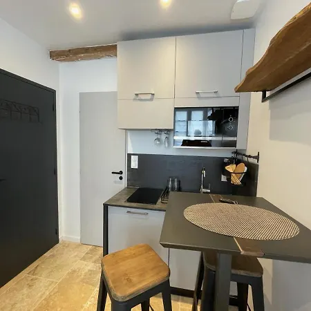 شقة Petite Amenagee Avec Cuisine St Louis 3 *